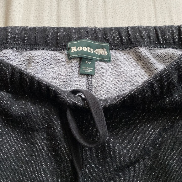 Roots used joggers in good condition - Picture 3 of 4